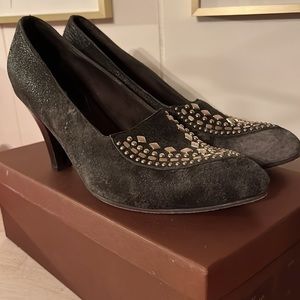 Beautiful Calleen Cordero studded heels